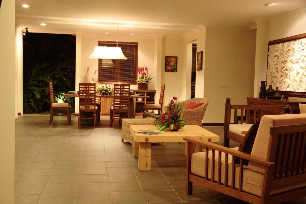 Villa Alex Seminyak Exteriör bild