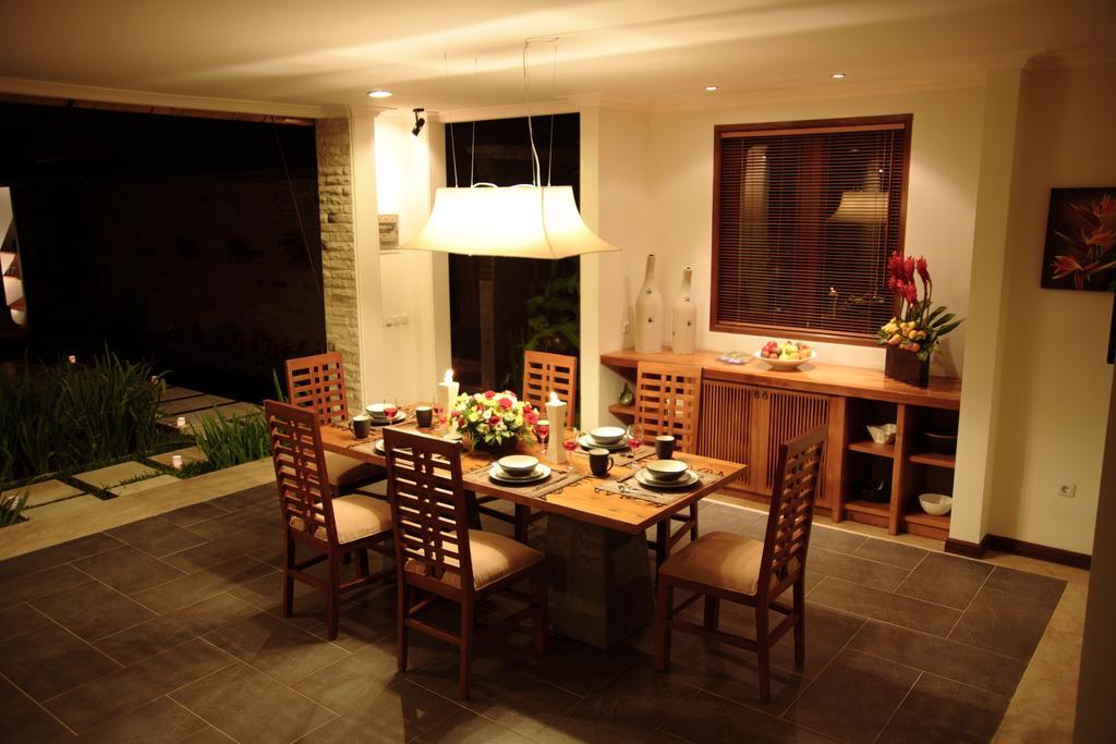 Villa Alex Seminyak Exteriör bild